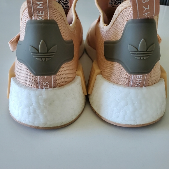 Womens Adidas NMD_R1. SIZE 9.5 - Picture 2 of 4